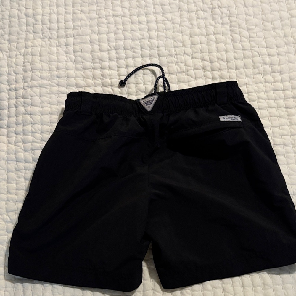 Columbia Women's Black Athletic Shorts - Picture 4 of 8